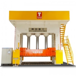 Presse hydraulique pour matériaux composites
